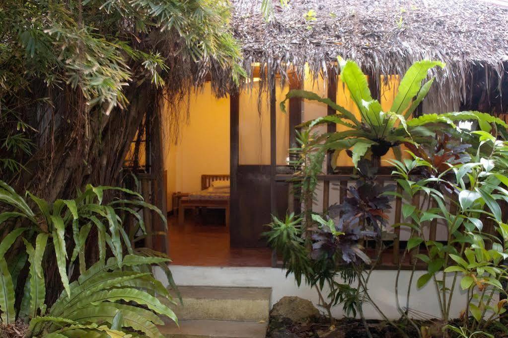 Blue Bayou Bungalows Balabag  外观 照片